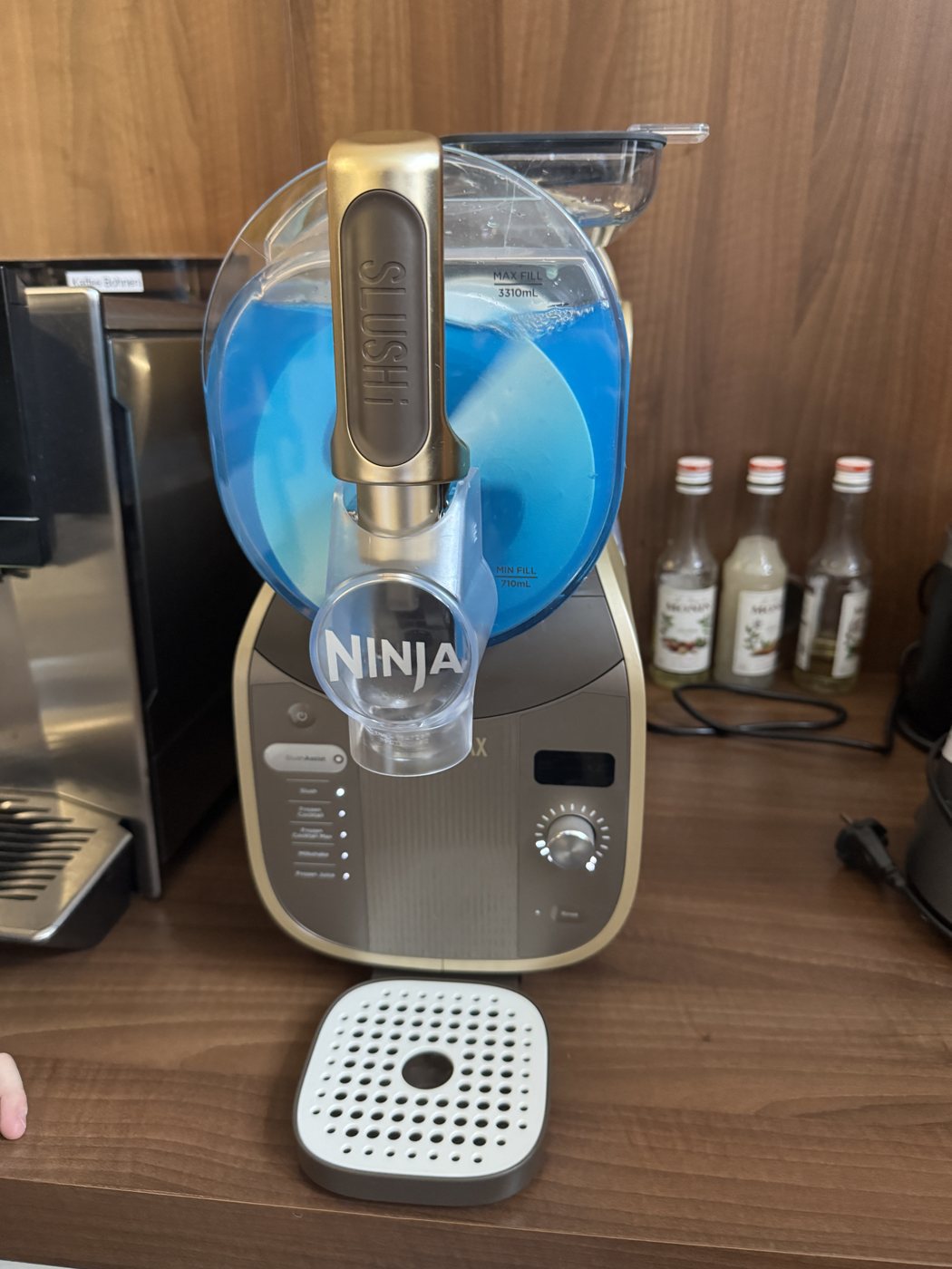 Unsere Slushimaschine im Büro